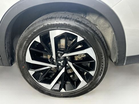 Used 2024 Mitsubishi Outlander SE image 11