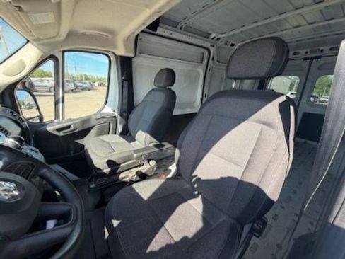 Used 2023 RAM ProMaster 2500 image 8