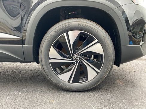 New 2025 Volkswagen Taos SE image 22