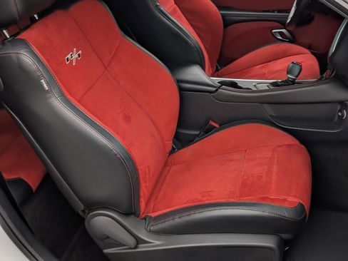 Used 2015 Dodge Challenger R/T Plus image 19