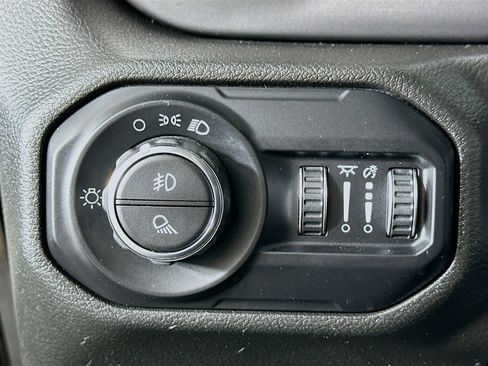 Used 2022 Jeep Gladiator Sport image 16