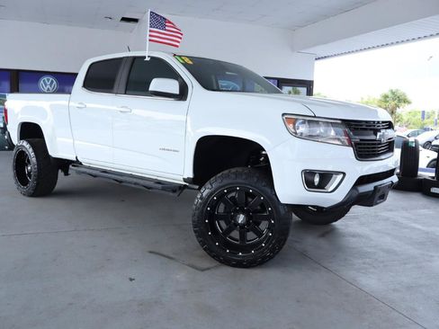 Used 2018 Chevrolet Colorado LT w/ LT Convenience Package RWD image 3