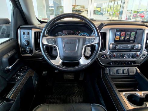 Used 2018 GMC Sierra 1500 Denali AWD/4WD image 19