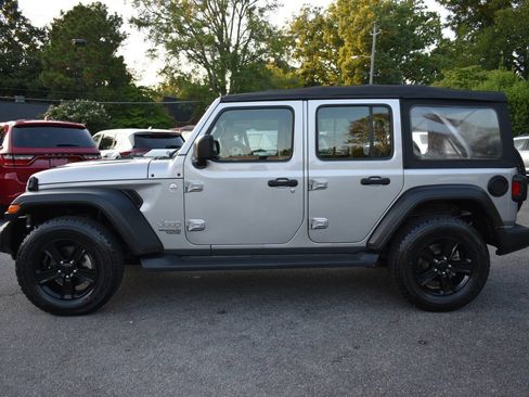 Used 2018 Jeep Wrangler Unlimited Sport AWD/4WD image 4