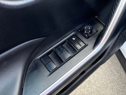 Used 2024 Toyota RAV4 LE image 10