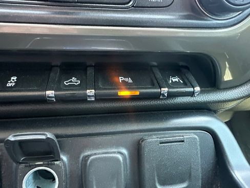 Used 2017 Chevrolet Silverado 1500 High Country AWD/4WD image 25