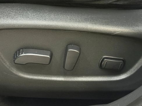 Used 2016 Nissan Rogue SV w/ SV Premium Package AWD/4WD image 27