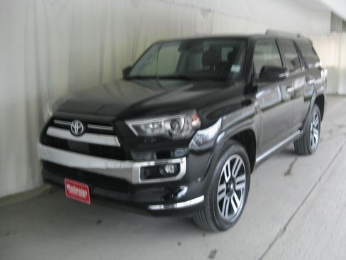 Used 2024 Toyota 4Runner Limited image 24