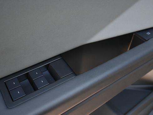 Used 2024 Tesla Cybertruck AWD Crew Cab image 16