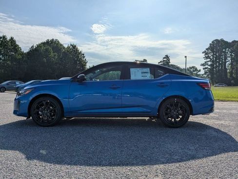 New 2025 Nissan Sentra SR w/ Midnight Edition image 7