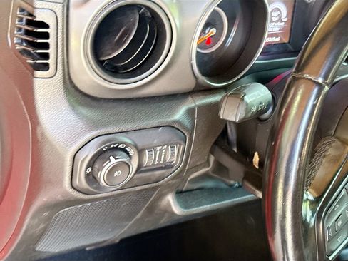 Used 2022 Jeep Wrangler Unlimited Sport AWD/4WD image 11