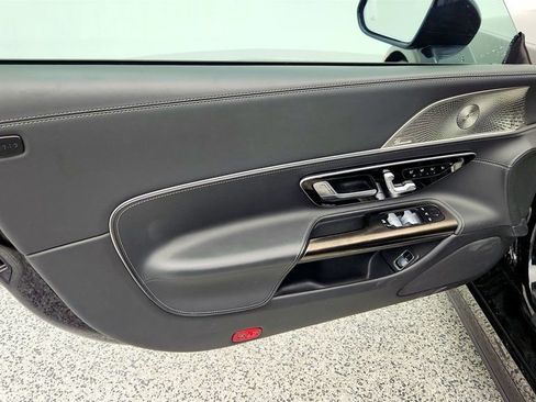 Used 2022 Mercedes-Benz SL 55 AMG 4MATIC image 11
