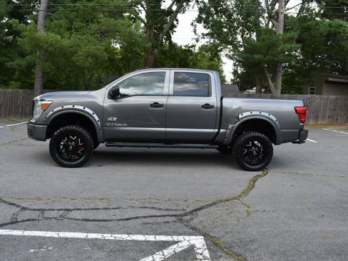 Used 2019 Nissan Titan S AWD/4WD image 3
