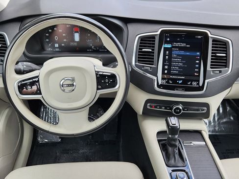 Used 2020 Volvo XC90 T5 Momentum w/ Protection Package Premier AWD/4WD image 3
