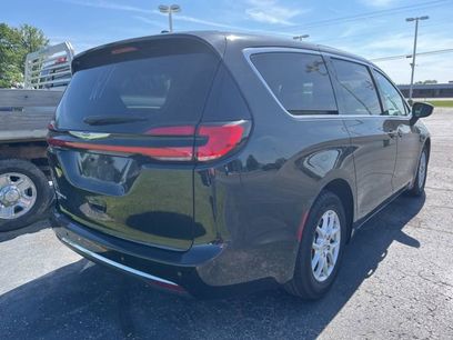 Used 2023 Chrysler Pacifica Touring-L