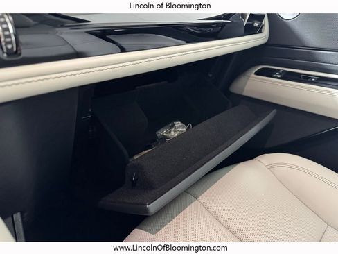 New 2026 Lincoln Aviator AWD image 40