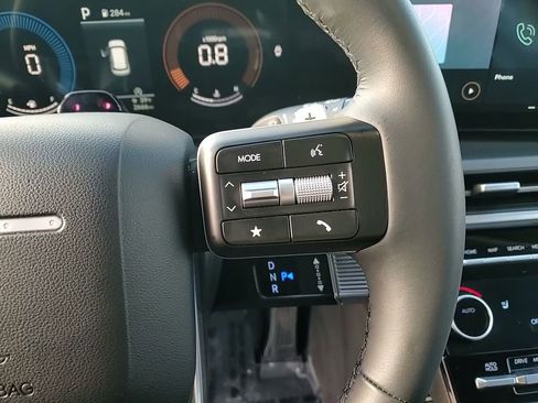 Certified 2025 Hyundai Santa Fe SEL image 18