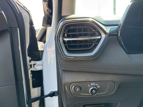 Used 2025 Chevrolet TrailBlazer LT FWD image 11