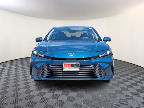 Used 2025 Toyota Camry LE FWD image 3