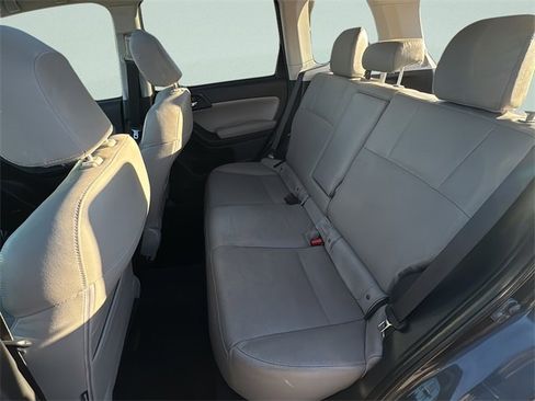 Used 2014 Subaru Forester 2.5i Touring w/ Popular Package #2 image 10