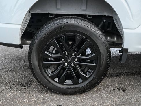 Used 2024 Ford F150 Lariat image 12