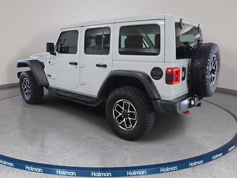 Used 2024 Jeep Wrangler Unlimited Rubicon AWD/4WD image 9