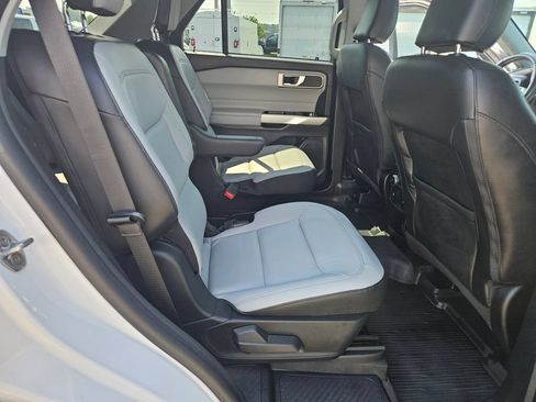 Used 2021 Ford Explorer XLT w/ Equipment Group 202A AWD/4WD image 27