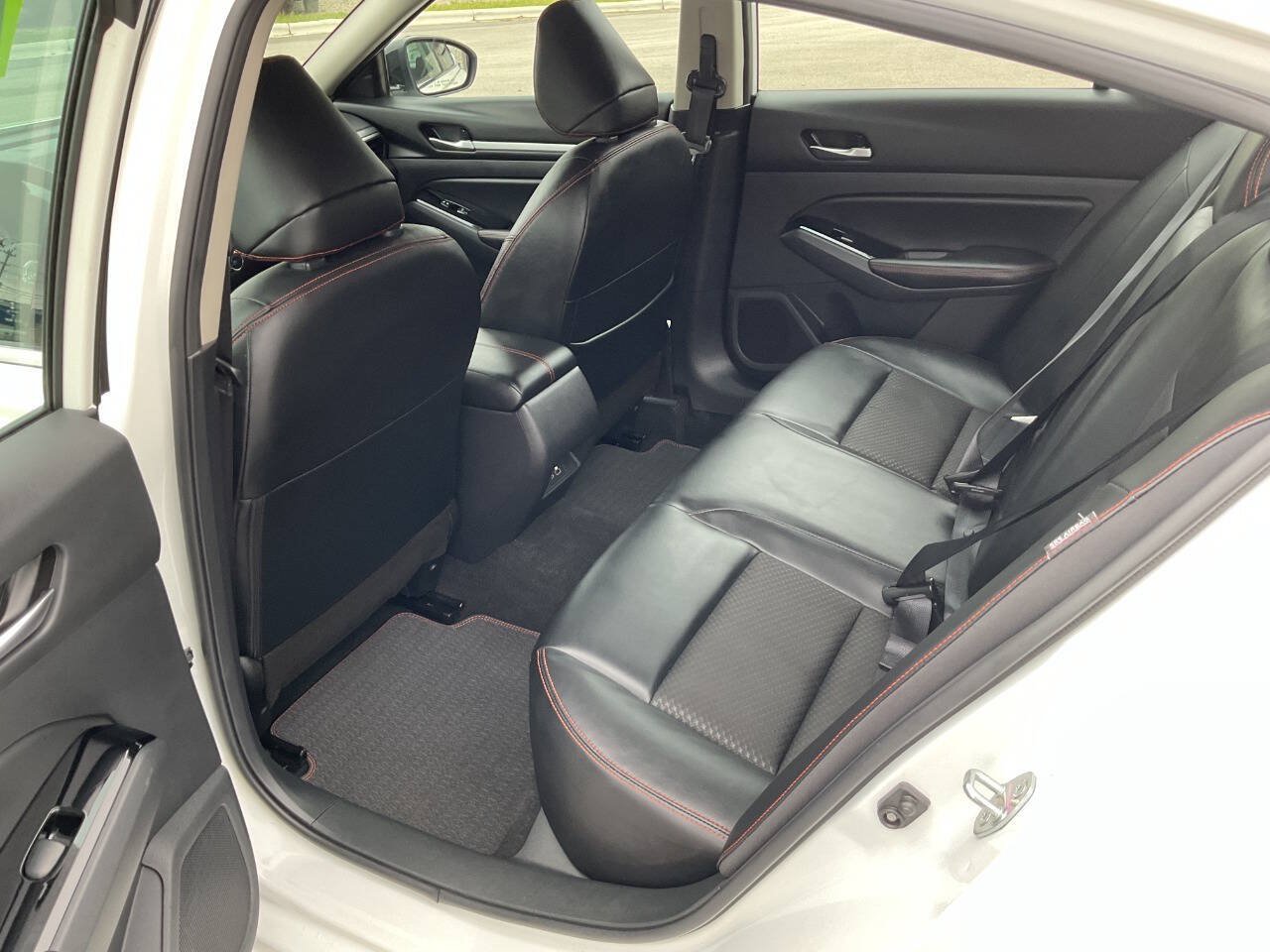 Used 2025 Nissan Altima 2.5 SR FWD image 31