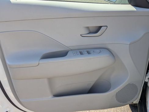 Certified 2024 Hyundai Kona SEL AWD/4WD image 8