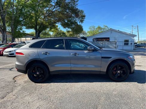 Used 2018 Jaguar F-PACE Premium image 4