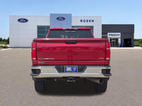 Used 2024 Chevrolet Silverado 2500 LTZ w/ LTZ Convenience Package AWD/4WD image 4