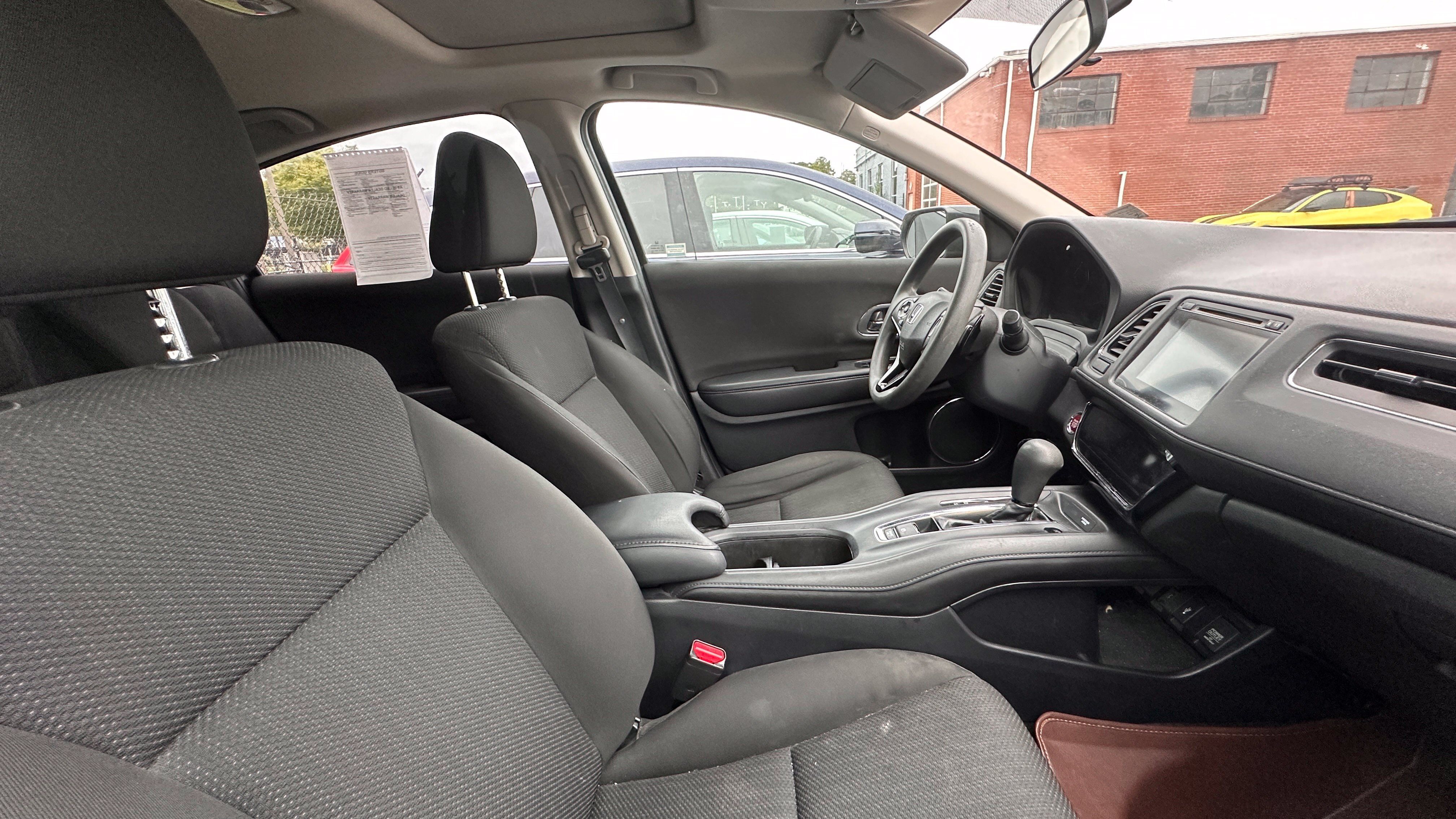 Used 2016 Honda HR-V EX image 9