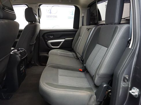 Used 2021 Nissan Titan SV w/ SV Convenience Package image 11