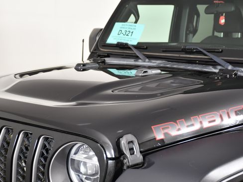 Used 2020 Jeep Gladiator Rubicon w/ LED Lighting Group AWD/4WD image 12
