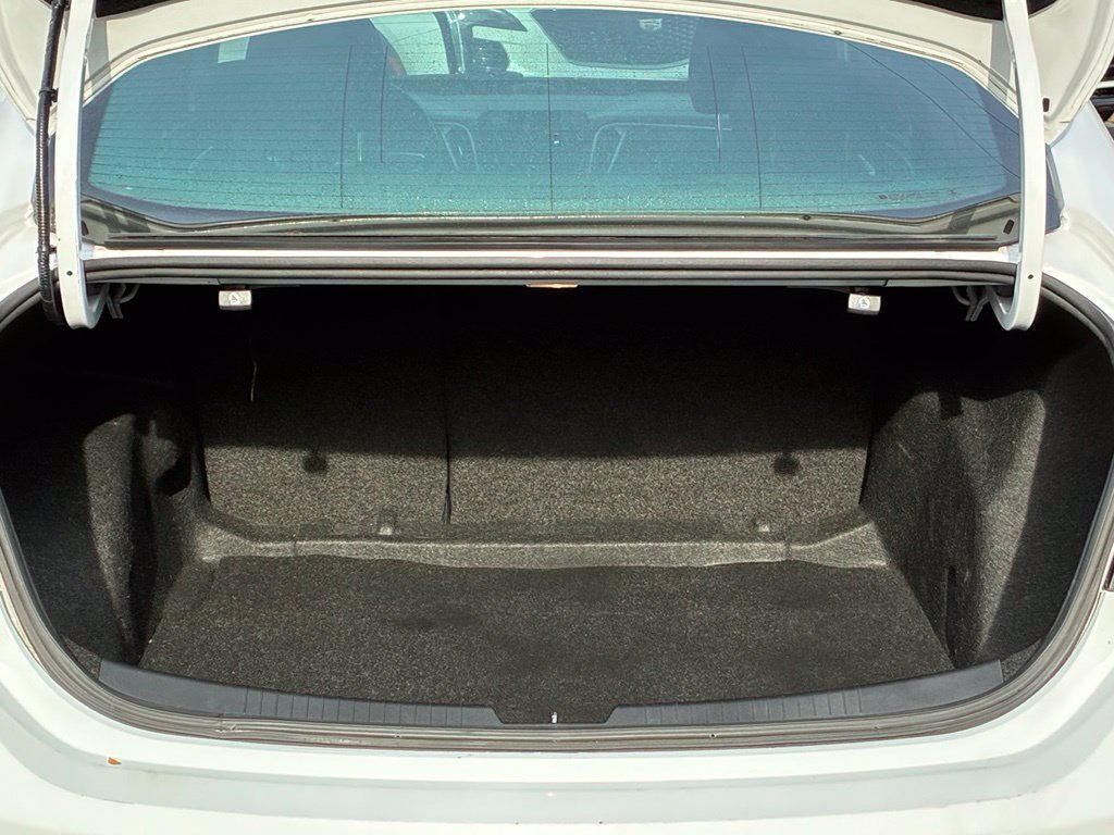 Used 2020 Chevrolet Malibu LS FWD image 28