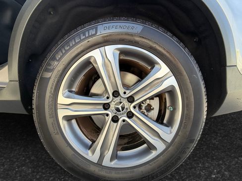 Used 2019 Mercedes-Benz GLC 300 GLC 300 w/ Parking Assistance Package image 10