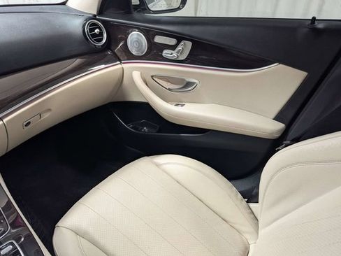 Used 2020 Mercedes-Benz E 450 4MATIC Sedan w/ Premium Package image 8