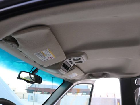 Used 2001 GMC Yukon XL Denali AWD/4WD image 95