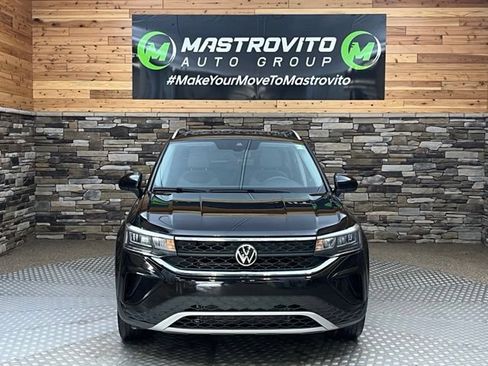 Used 2022 Volkswagen Taos SE w/ Panoramic Sunroof Package AWD/4WD image 5