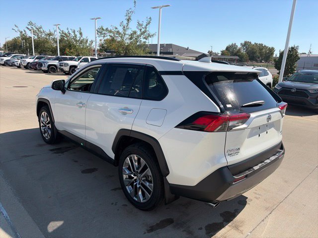 Used 2019 Toyota RAV4 Limited w/ Advanced Technology Package AWD/4WD image 5