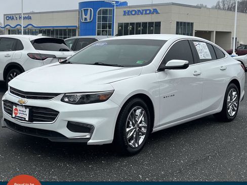Used 2018 Chevrolet Malibu LT image 1
