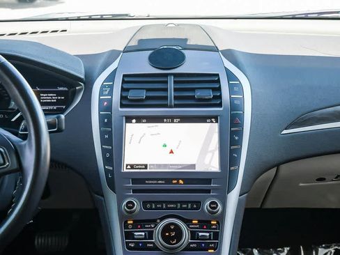 Used 2019 Lincoln MKZ Reserve FWD image 13