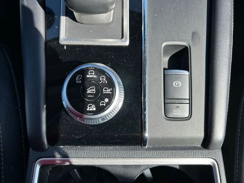 Used 2024 Mitsubishi Outlander SE image 29