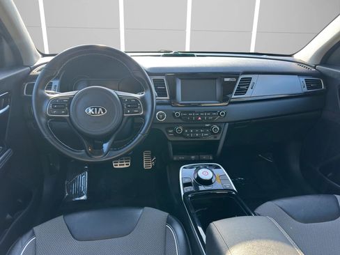 Used 2019 Kia Niro EX w/ Cold Weather Package 2.0 FWD image 16
