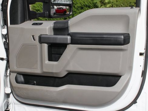 Used 2018 Ford F350 XLT image 37