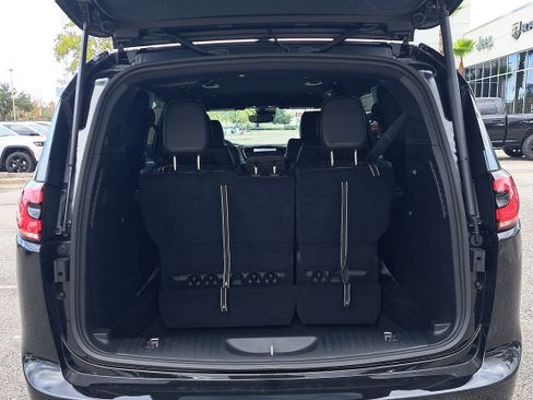 New 2026 Chrysler Pacifica Select w/ S Appearance Package image 6