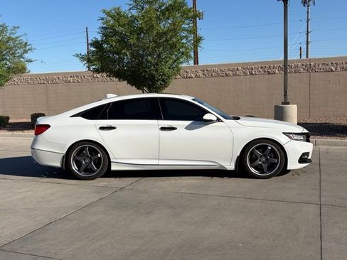 Used 2018 Honda Accord Touring image 22