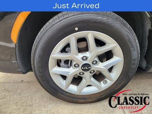 Used 2025 Kia Soul S image 17