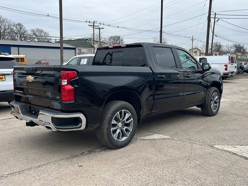 New 2026 Chevrolet Silverado 1500 LT w/ Z71 Off-Road Package AWD/4WD image 6