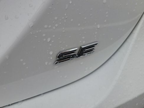 Used 2021 Toyota Camry SE image 7